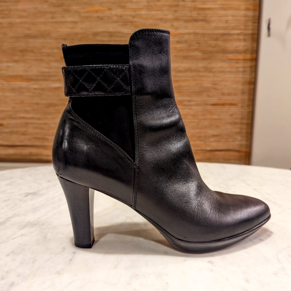Aquatalia - Black Leather Ankle Boots, Size 6.5